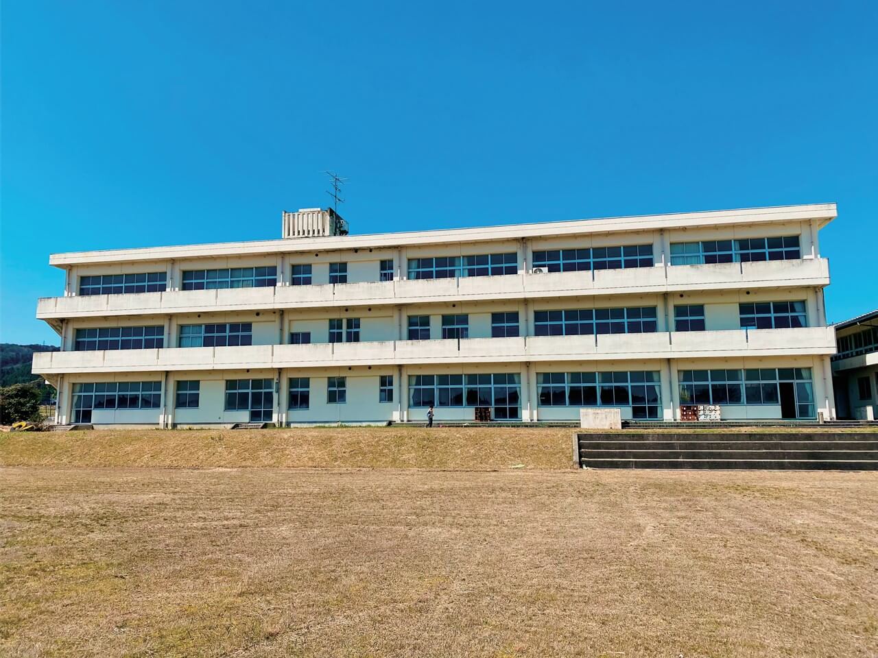 hanasaka（旧西岸小学校）